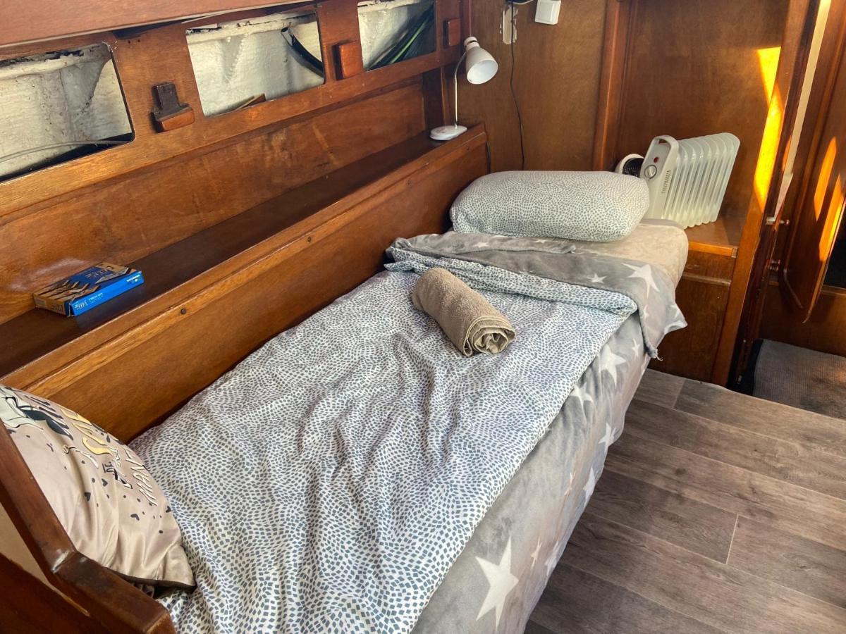 Fantastic Sailing Boat To Sleep In Barcelona Hotel Exterior foto