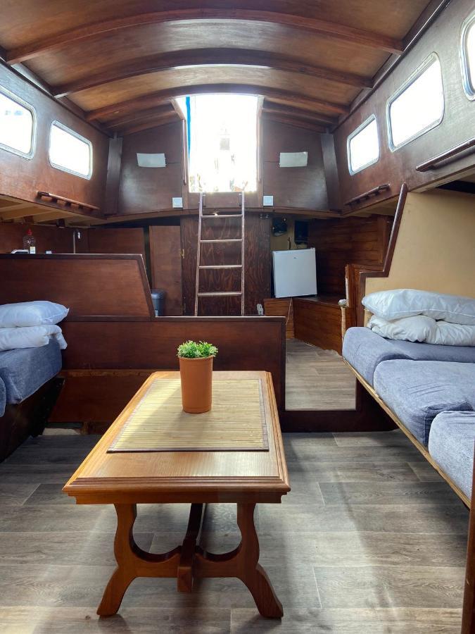 Fantastic Sailing Boat To Sleep In Barcelona Hotel Exterior foto